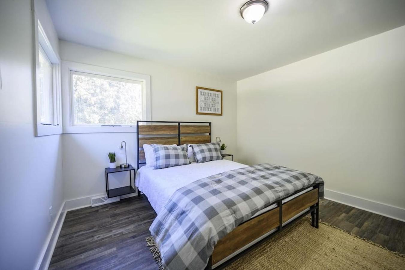 Gorgeous Renovated Home With Large & Private Lot Winchester Exterior photo
