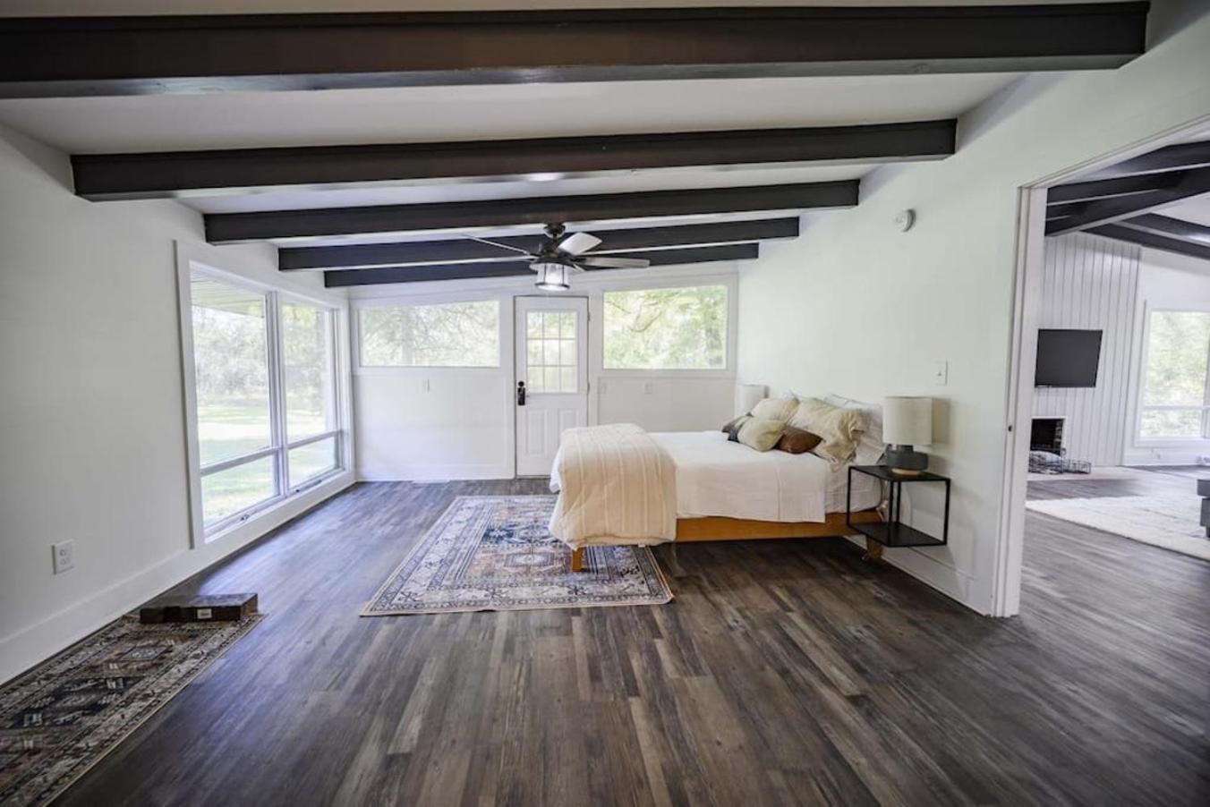 Gorgeous Renovated Home With Large & Private Lot Winchester Exterior photo