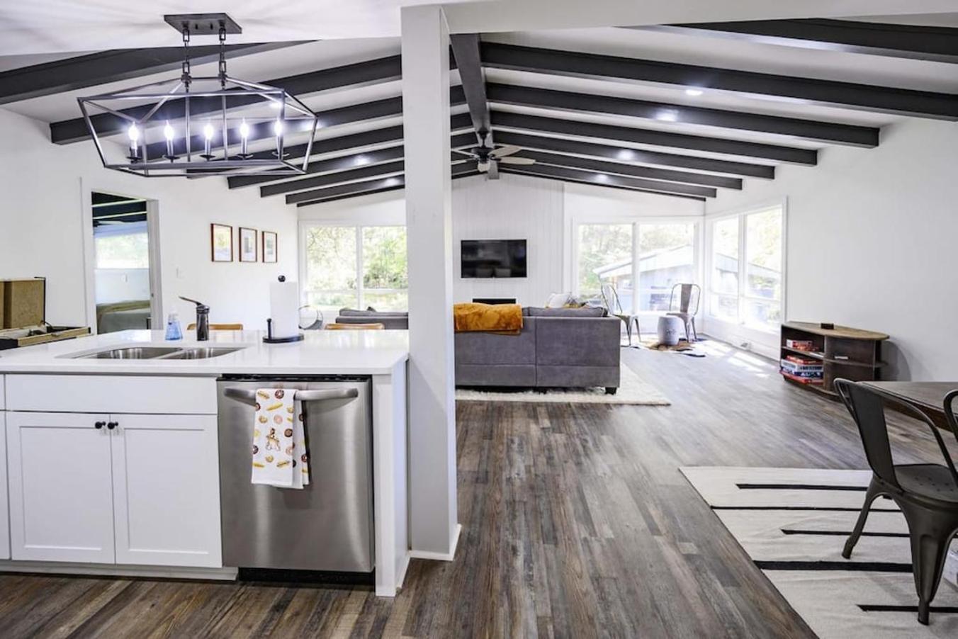 Gorgeous Renovated Home With Large & Private Lot Winchester Exterior photo